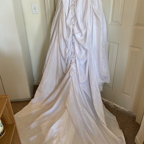 Vintage Lisa Marie wedding dress brand new - Picture 4 of 5